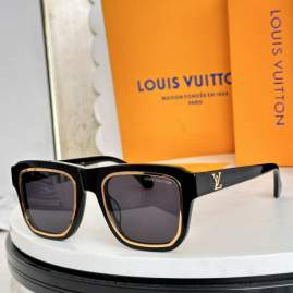 Picture of Louis Vuitton Sunglasses _SKUfw76722114fw